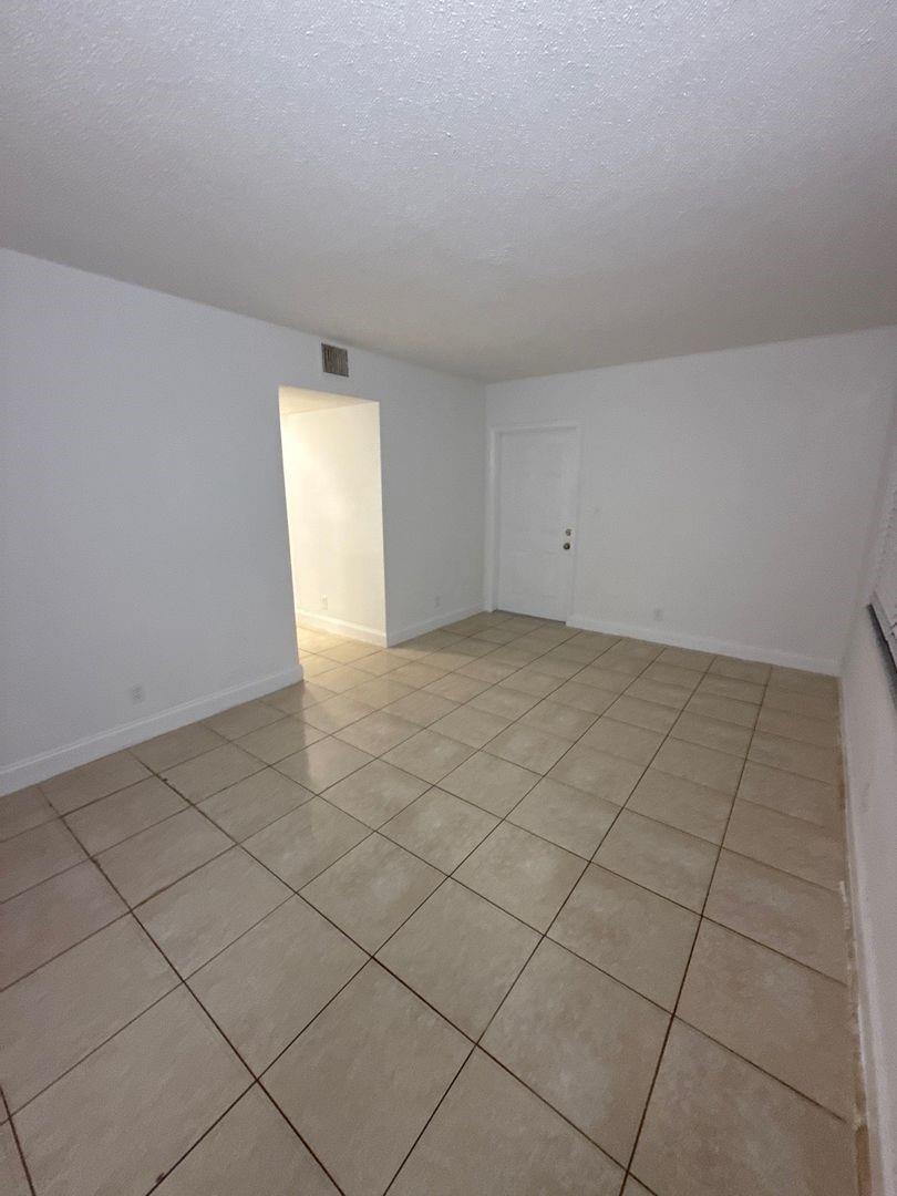 Coral Spgs Village Green - Residential Lease