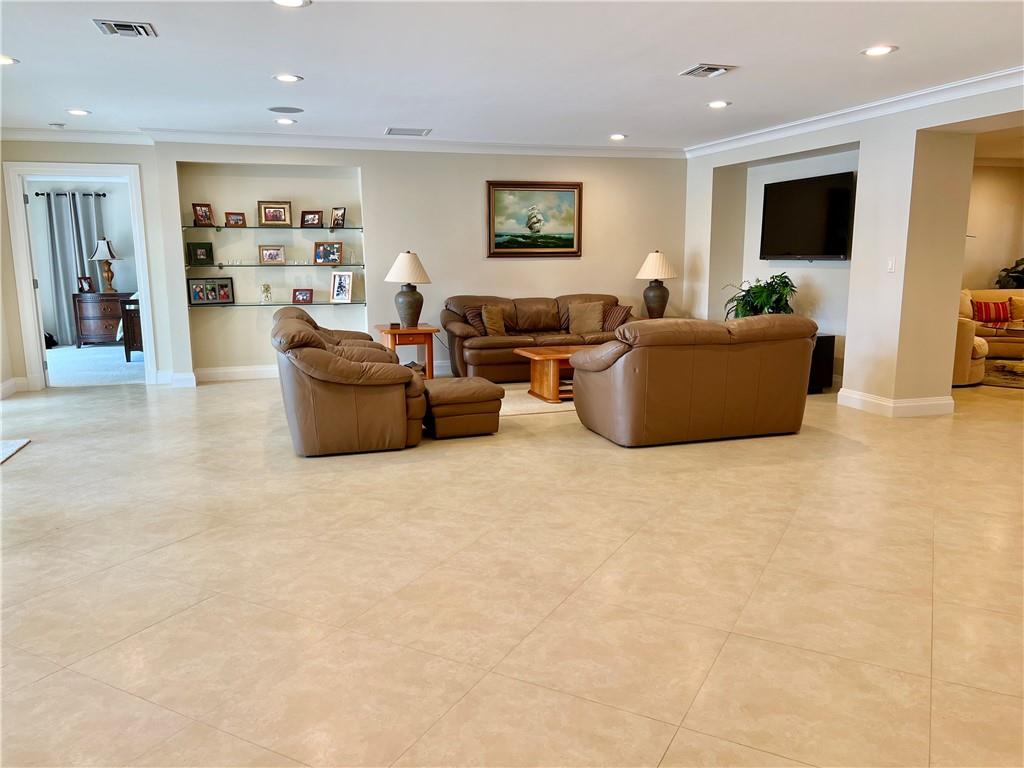 Coral Ridge Country Club - Residential