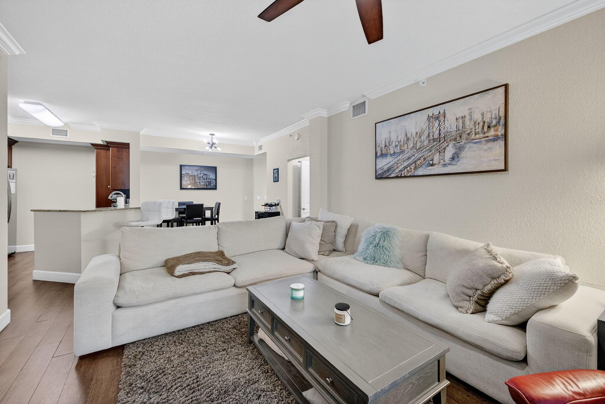 1690 Renaissance Commons Boulevard 1329, Boynton Beach, FL, 33426/$315,000 2 1690 Renaissance Commons Boulevard 1329