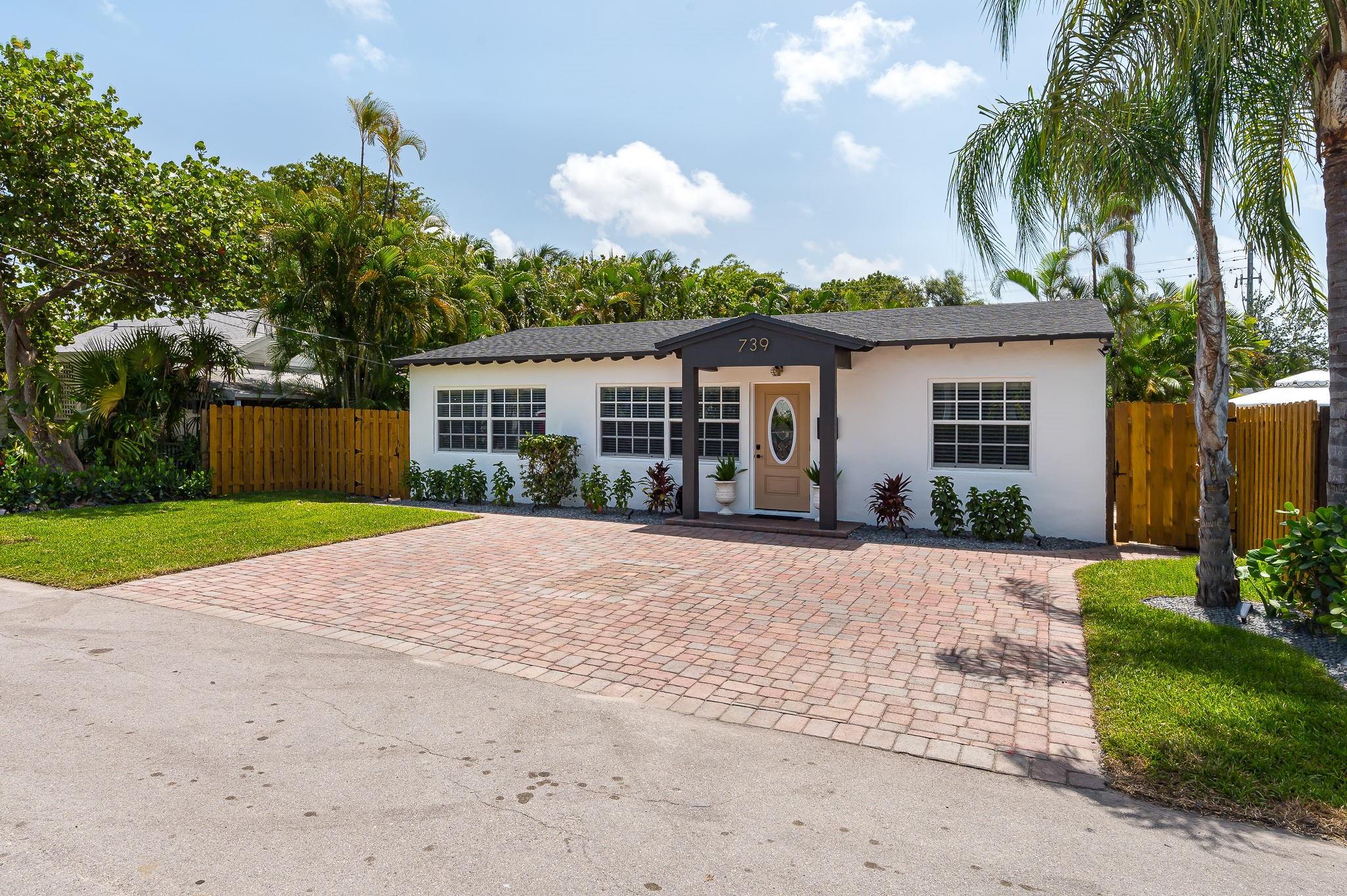 739 NE 17th Rd