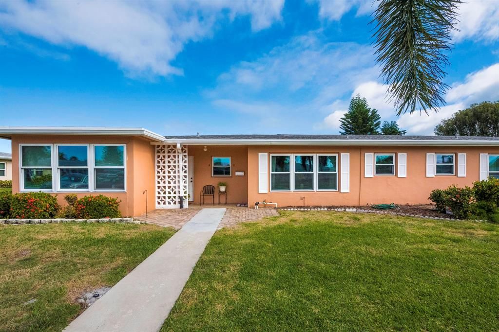 Photo of 175 High Point Boulevard #B, Boynton Beach, FL 33435 (MLS # R10702463)