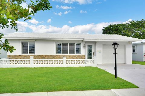 Single Family Residence in Boynton Beach FL 113 18th Street St 2.jpg