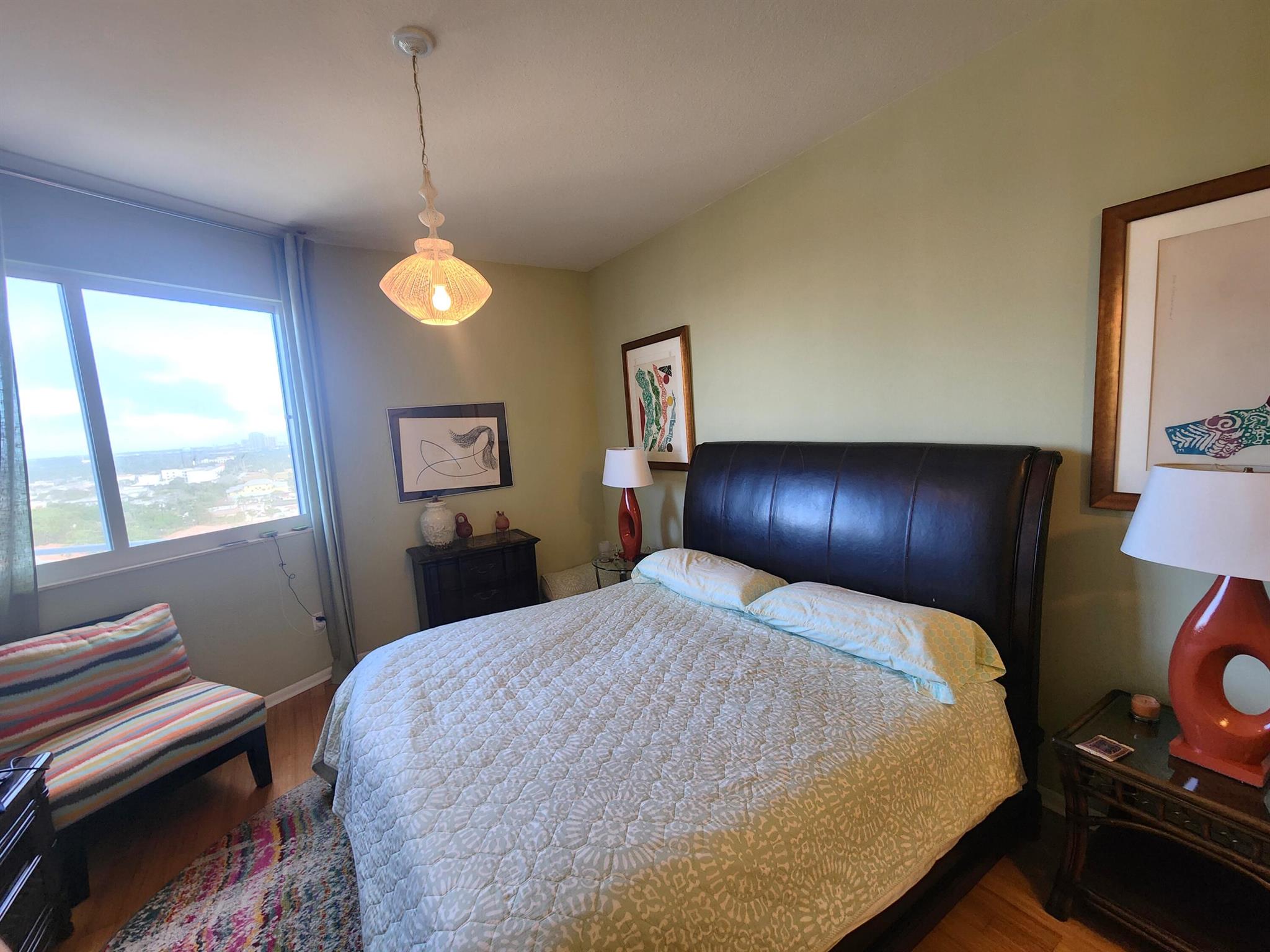 SLADE CONDO - Residential