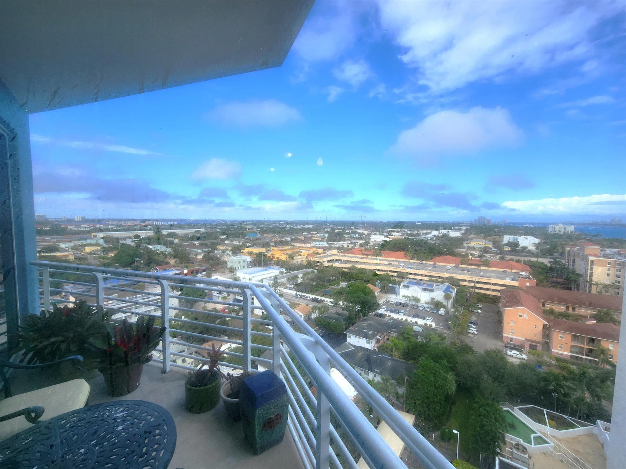 SLADE CONDO - Residential