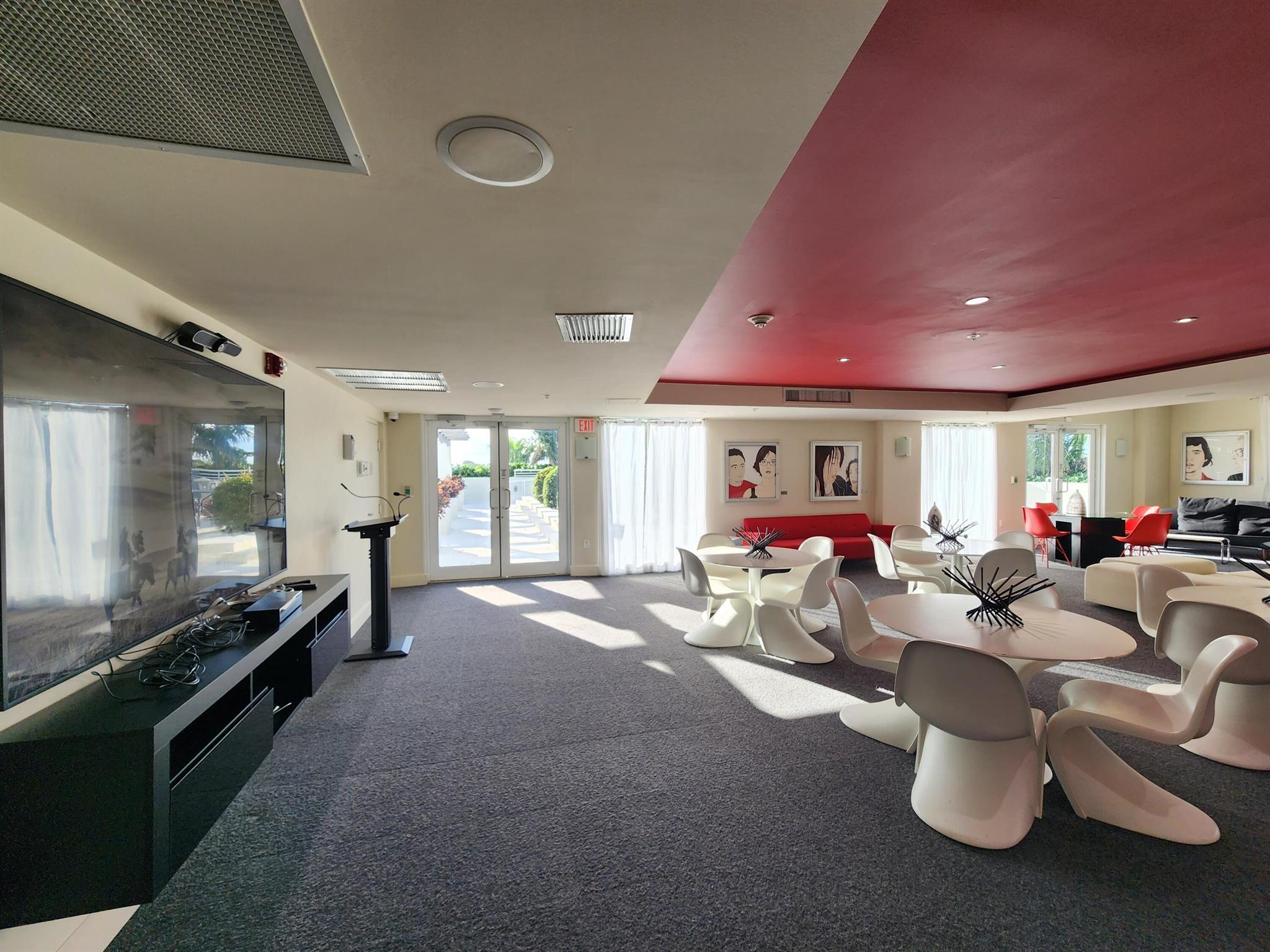 SLADE CONDO - Residential