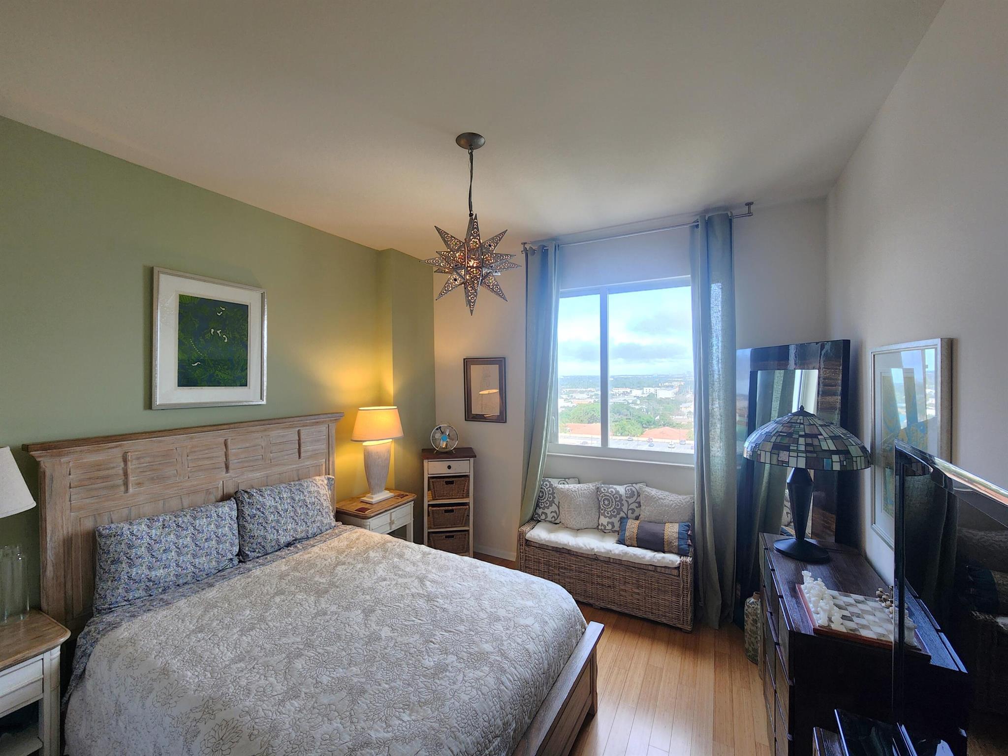 SLADE CONDO - Residential