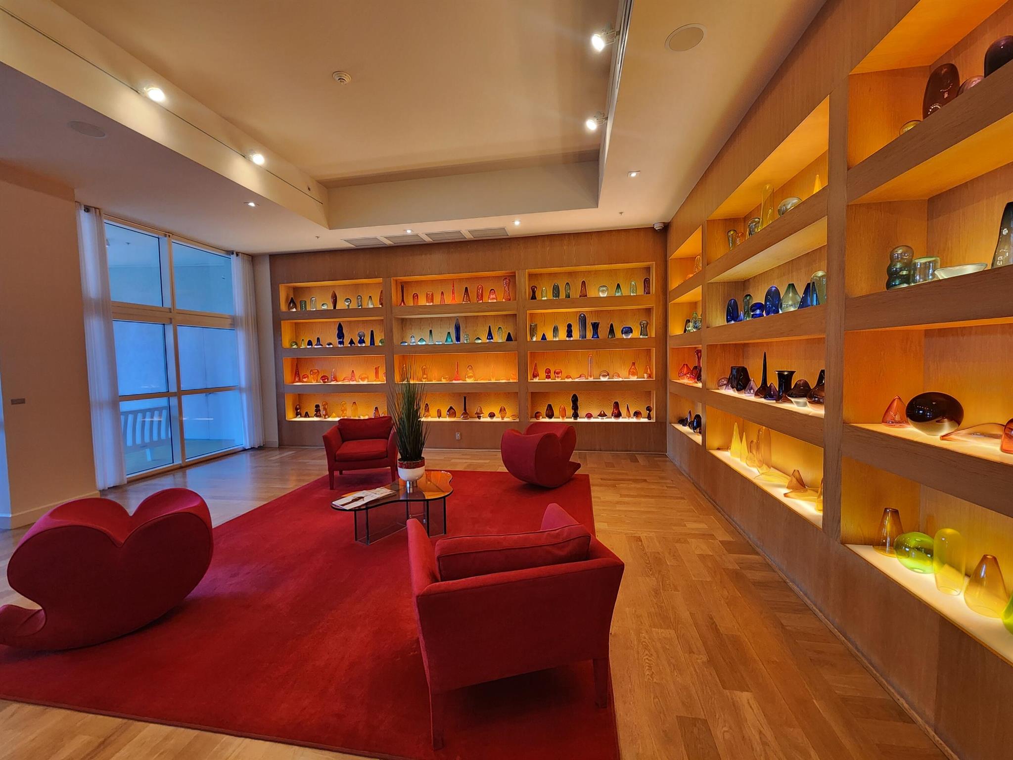 SLADE CONDO - Residential