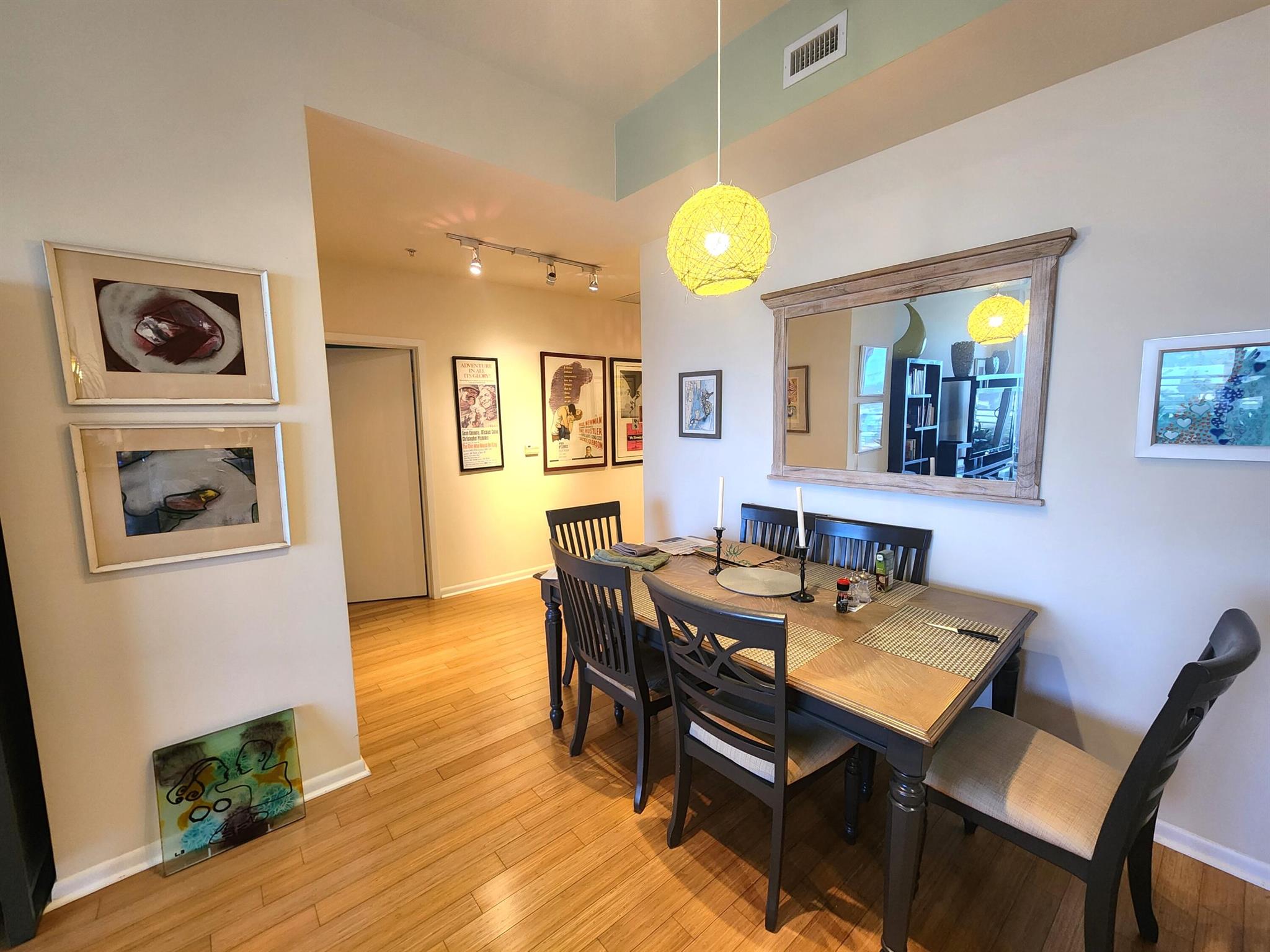 SLADE CONDO - Residential