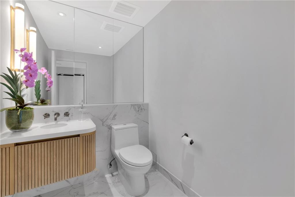 Four Seasons - Residential