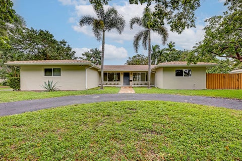 Photo of 500 SW 62ND Avenue, Plantation, FL 33317 (MLS # B26084467)