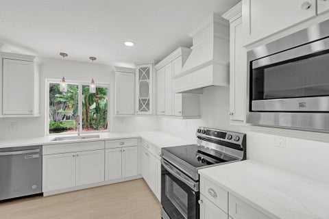 Tiny photo for 500 SW 62ND Avenue, Plantation, FL 33317 (MLS # B26084467)