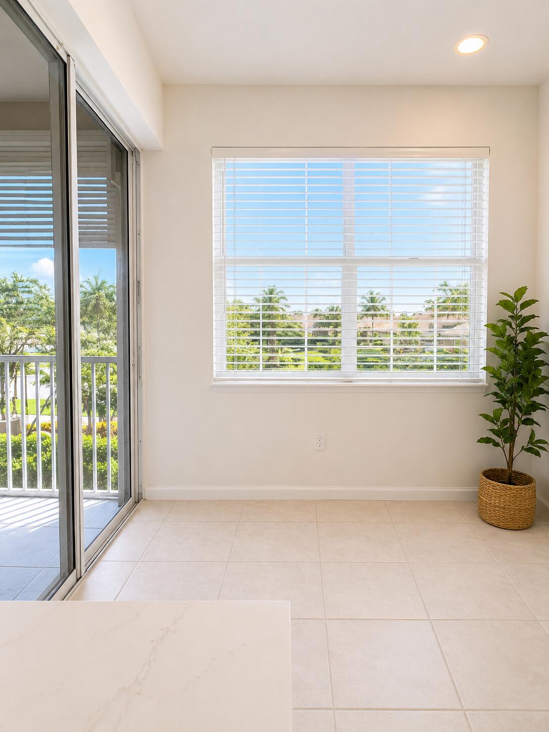 6560 VILLA SONRISA Drive 1321
