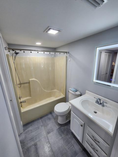 PINE CROFT CONDOMINIUM - Residential Lease