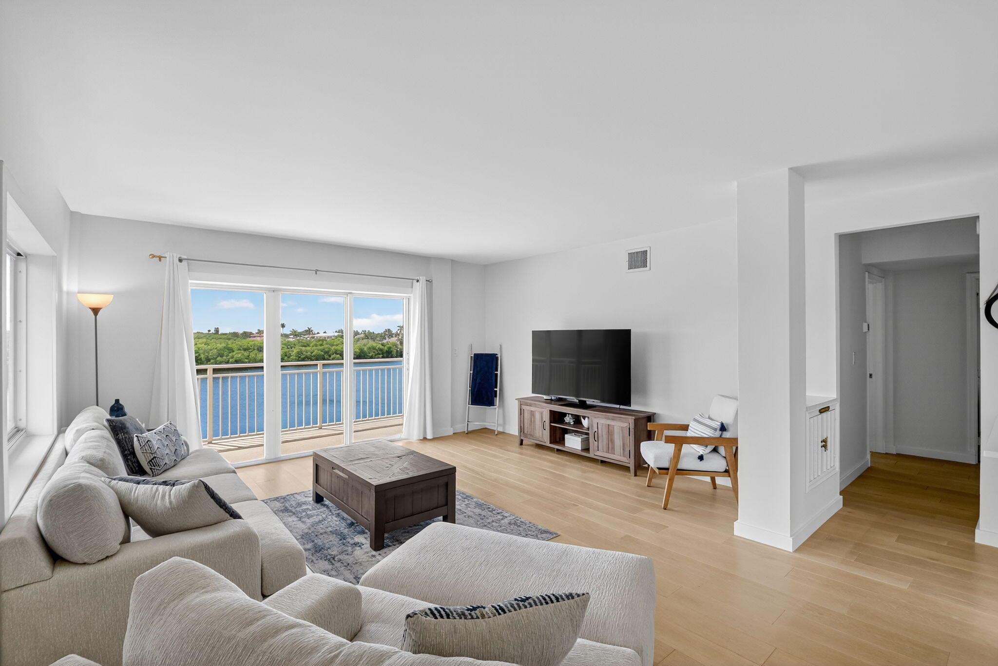 OCEAN PARK MANOR CONDO - Residential