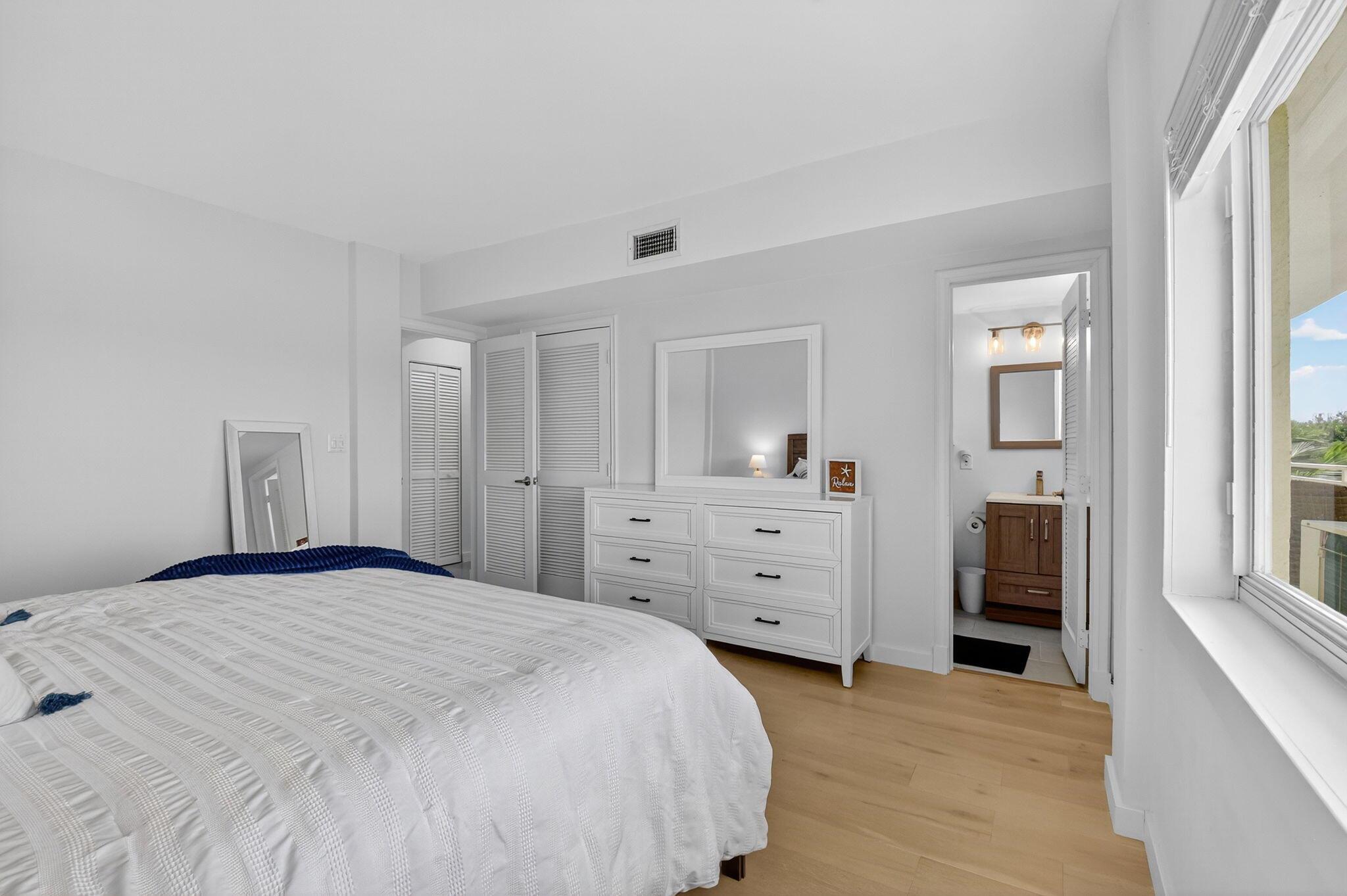 OCEAN PARK MANOR CONDO - Residential