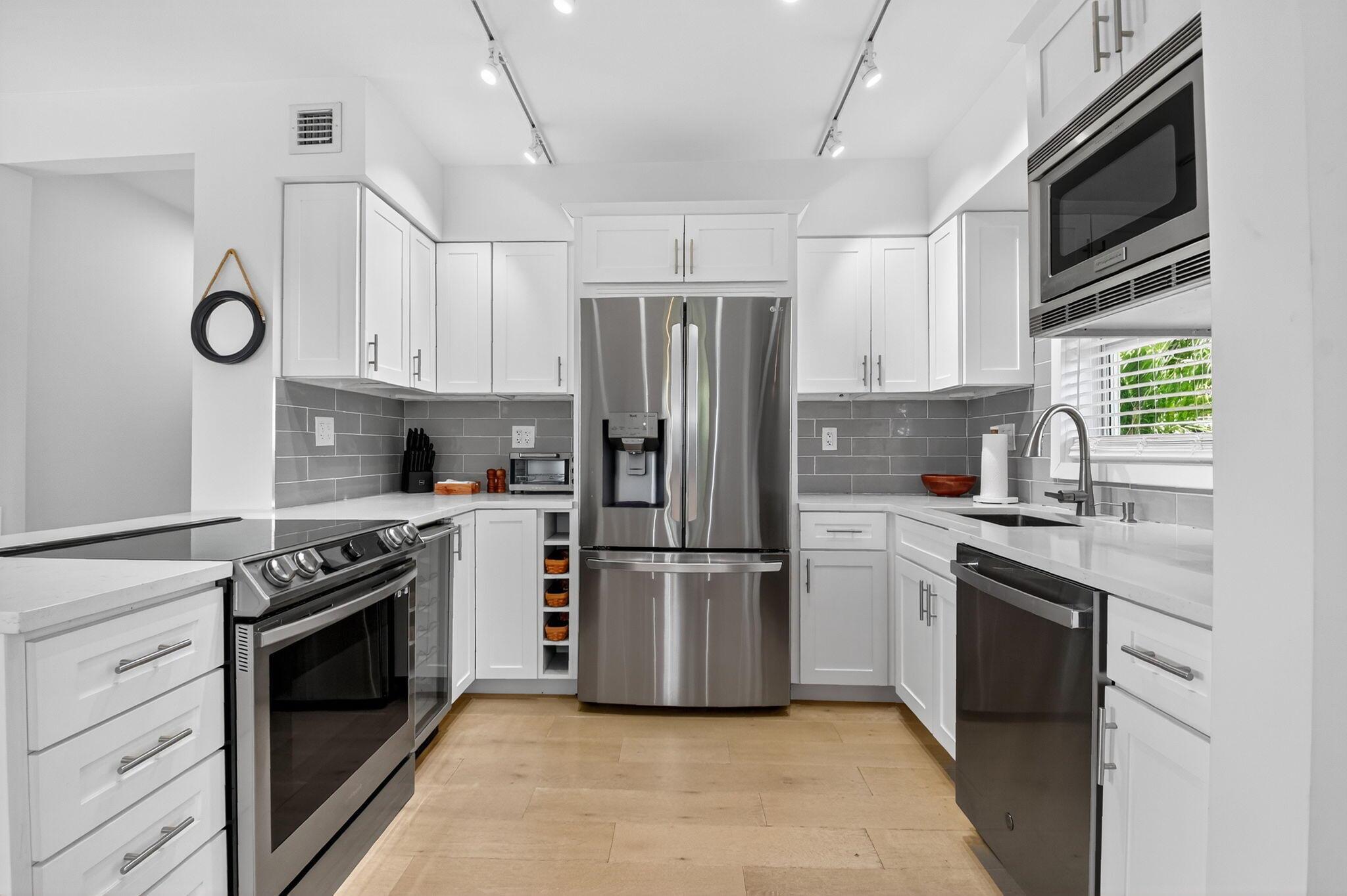 OCEAN PARK MANOR CONDO - Residential