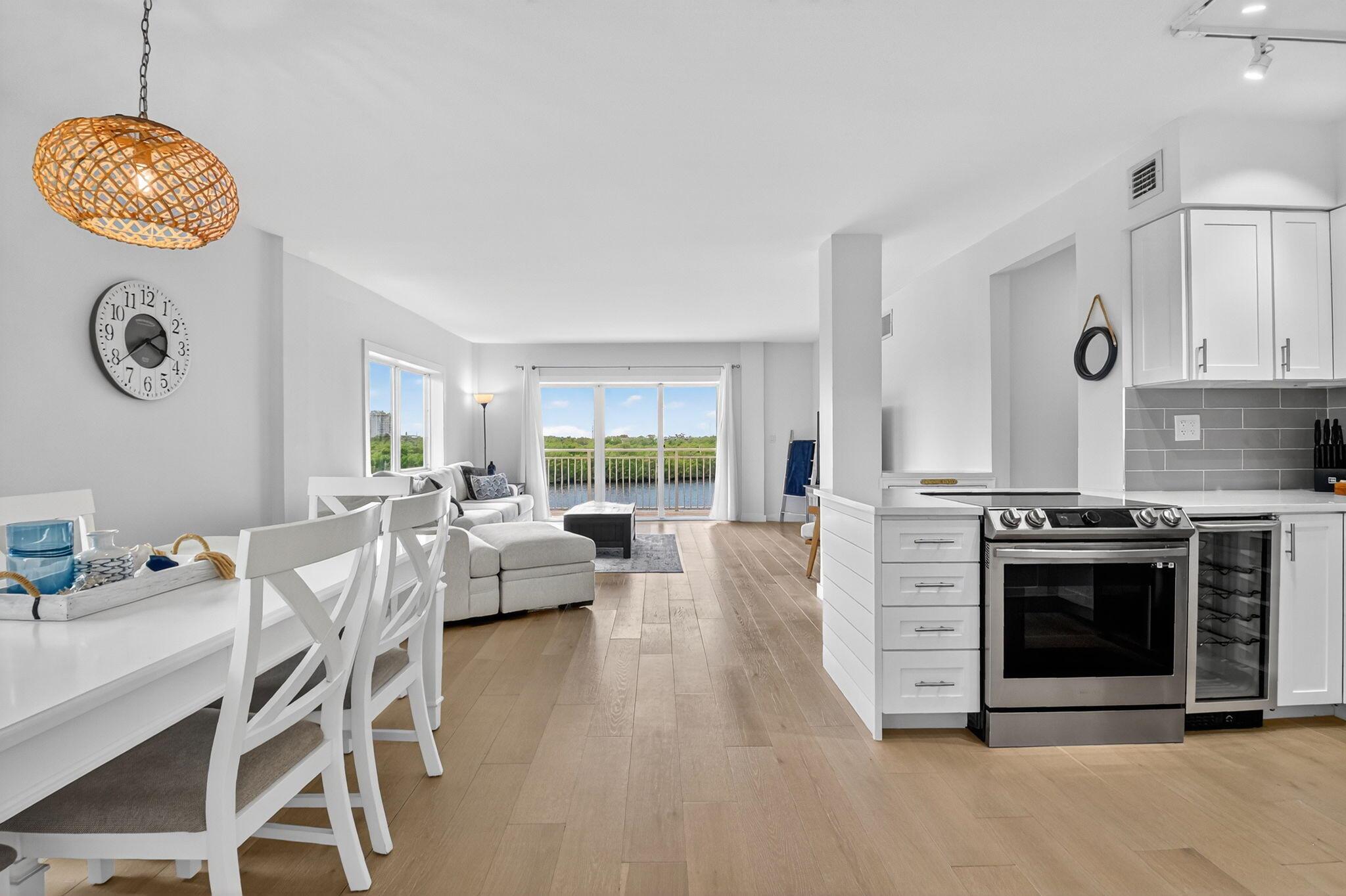 OCEAN PARK MANOR CONDO - Residential