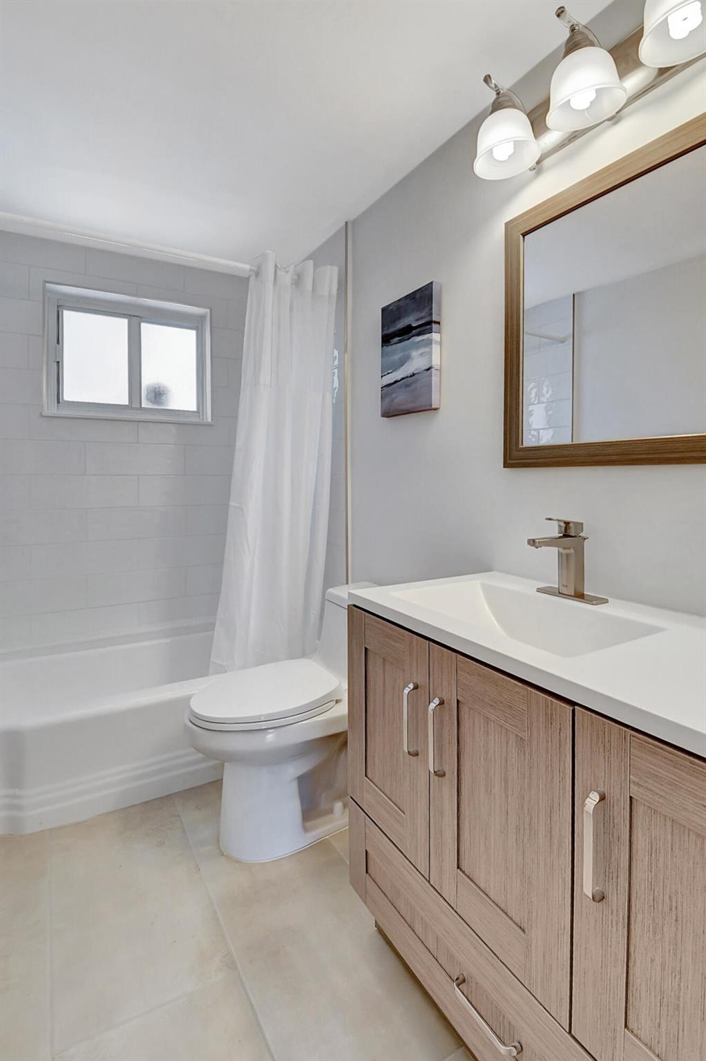 OCEAN PARK MANOR CONDO - Residential