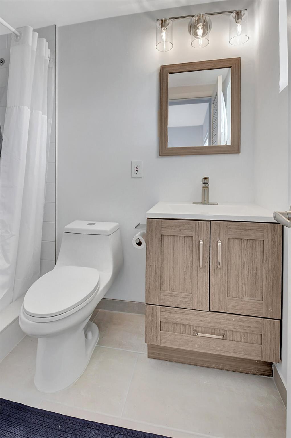 OCEAN PARK MANOR CONDO - Residential