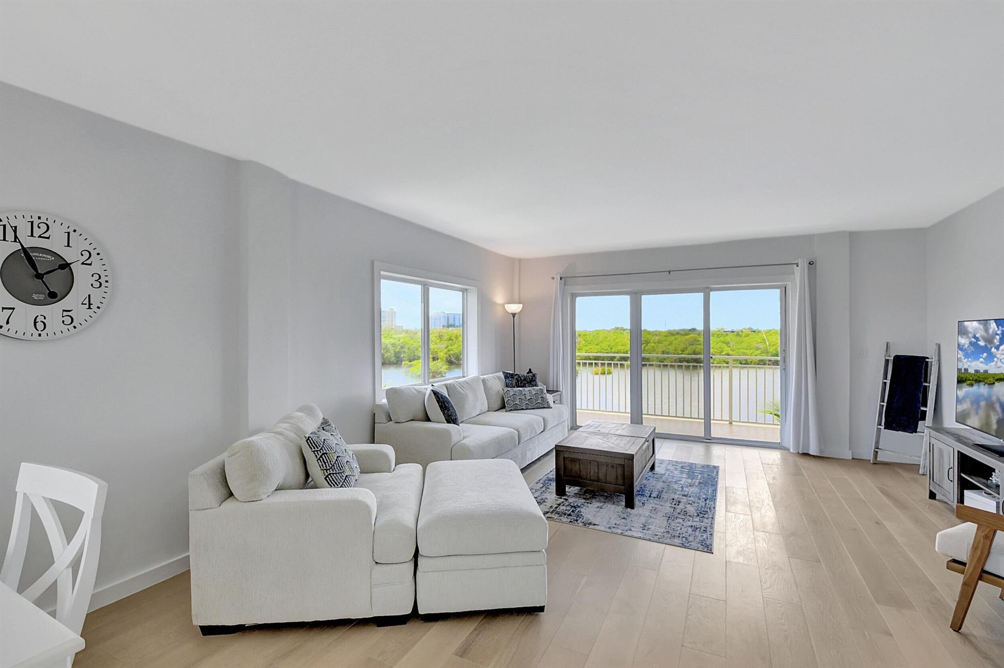 OCEAN PARK MANOR CONDO - Residential
