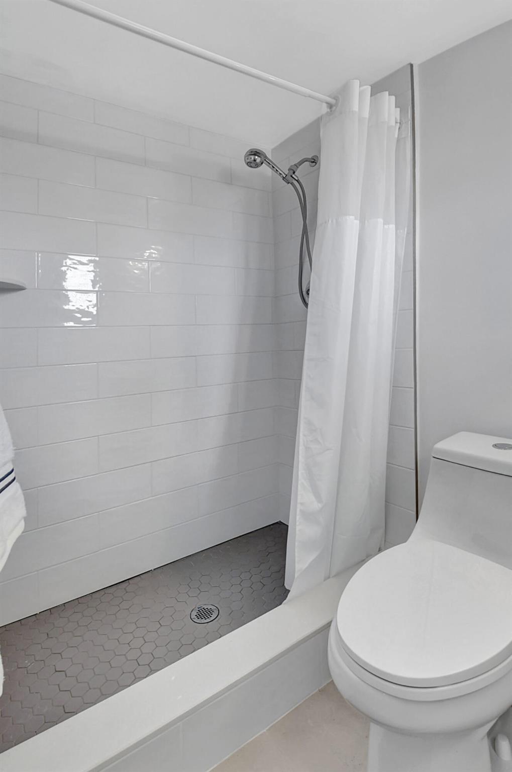 OCEAN PARK MANOR CONDO - Residential