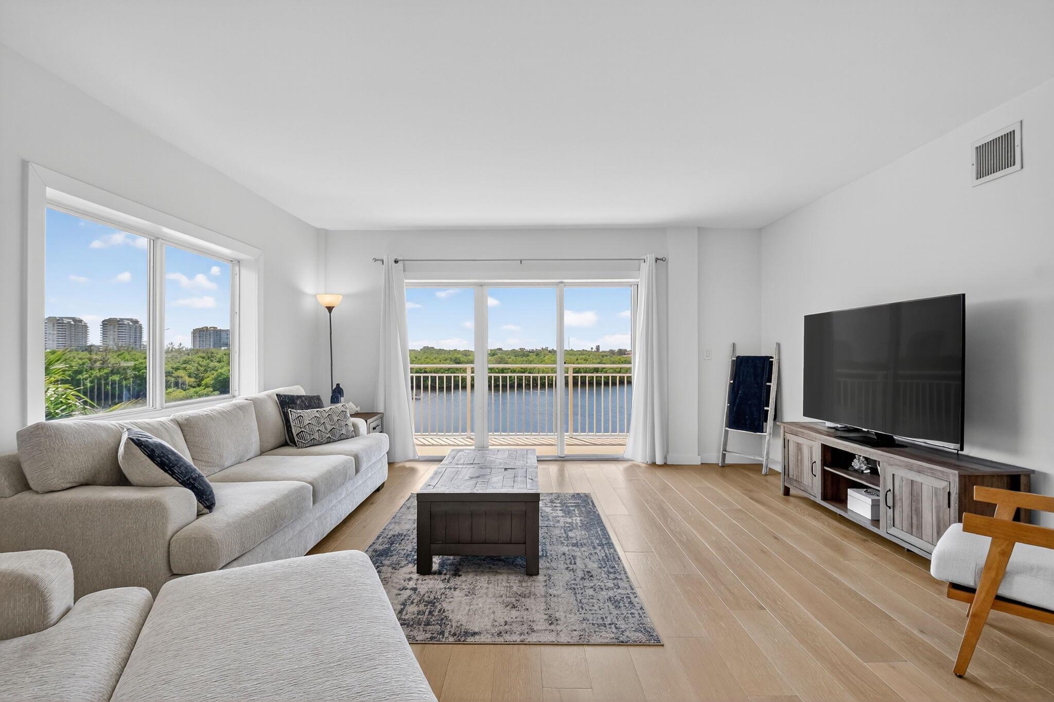OCEAN PARK MANOR CONDO - Residential