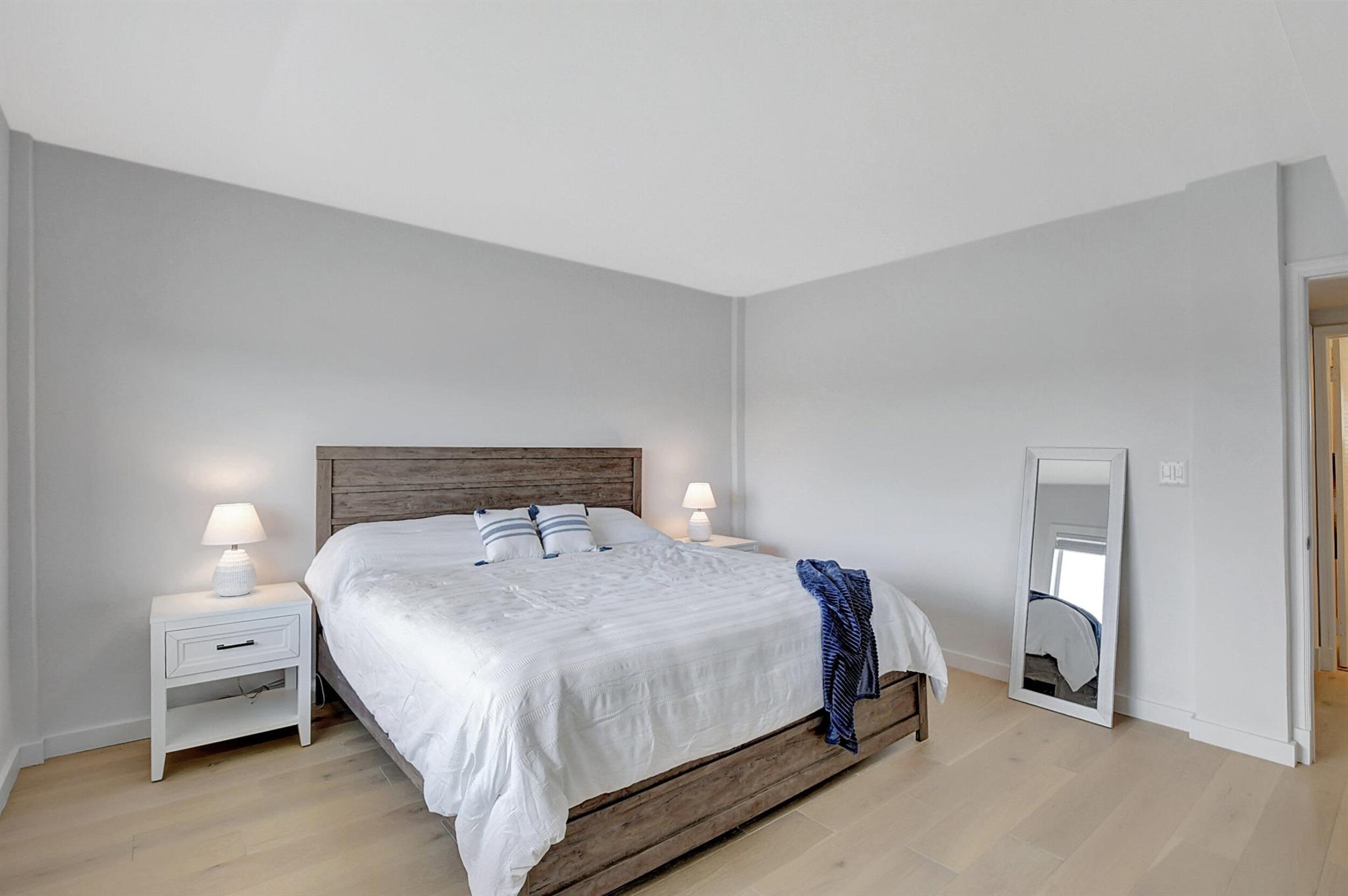 OCEAN PARK MANOR CONDO - Residential