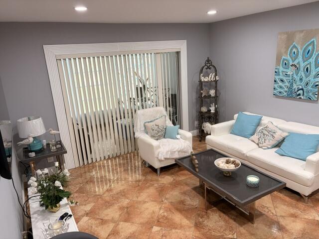 HAWAIIAN GARDENS - Residential