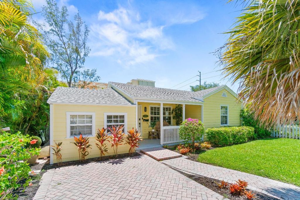Photo of 203 NE 1st Avenue, Delray Beach, FL 33444 (MLS # R11115725)