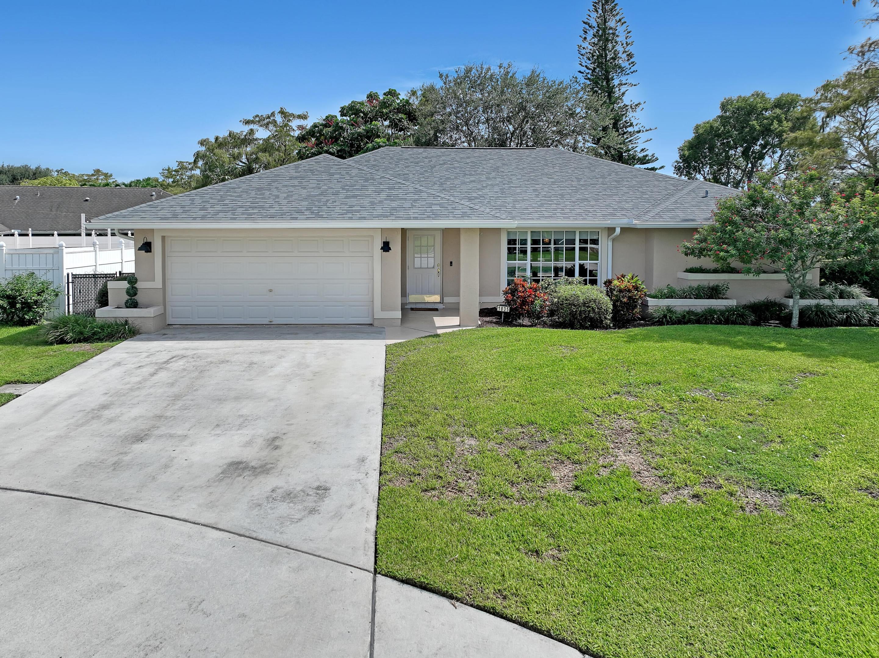 1835 Moonflower Circle