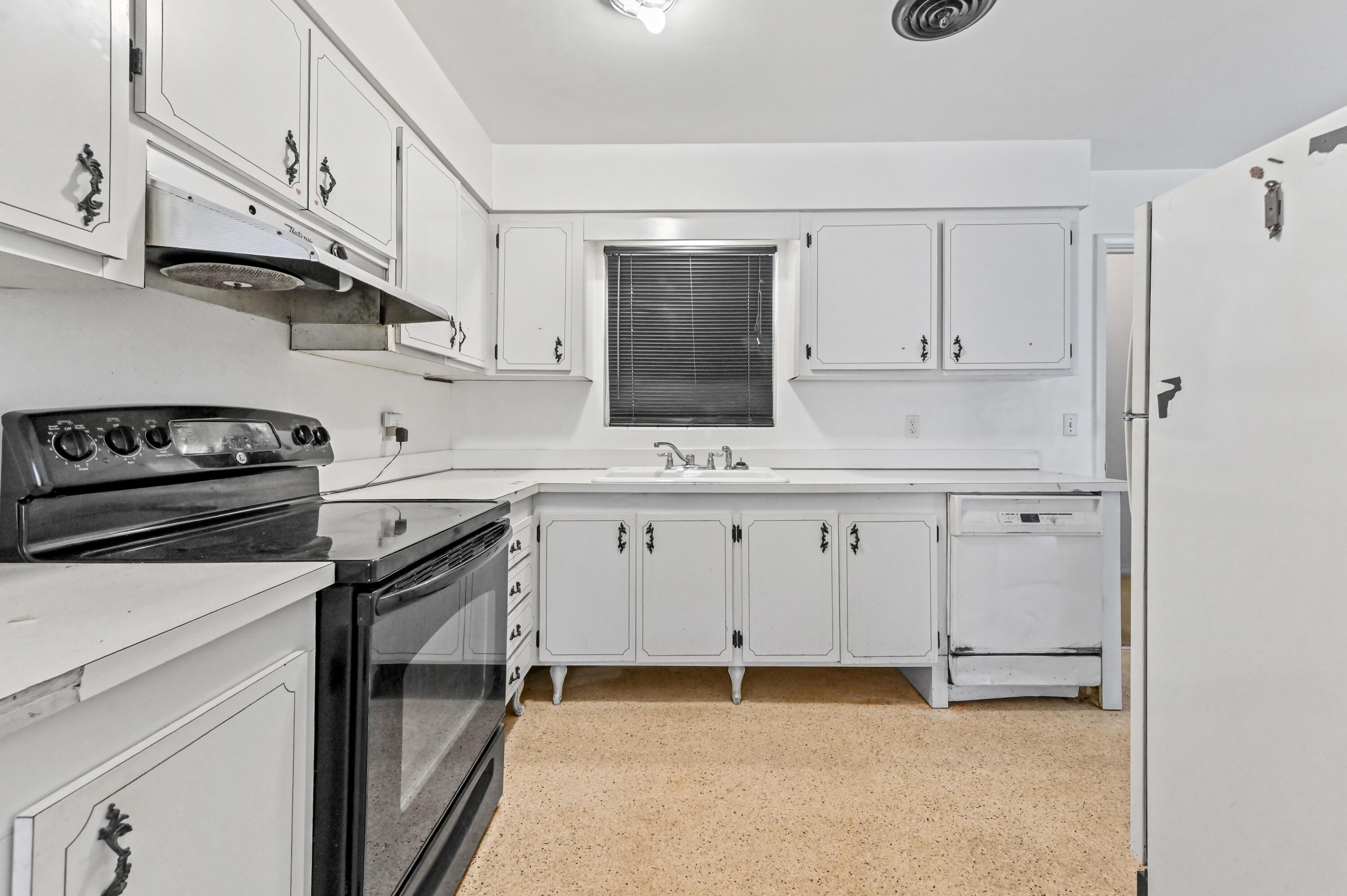 LAKE BELVEDERE ESTATES - Residential