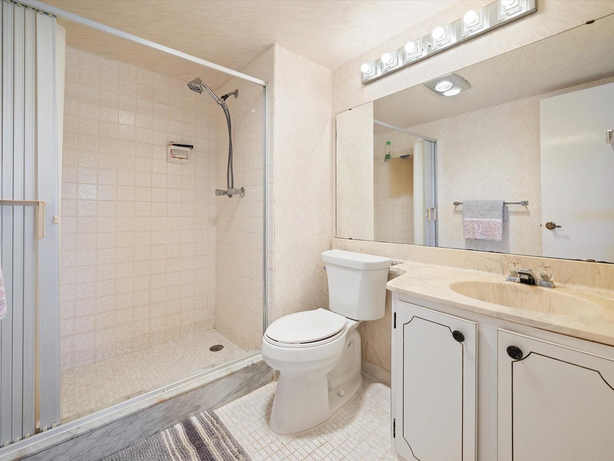 HOLLYBROOK GOLF & TENNIS - Residential