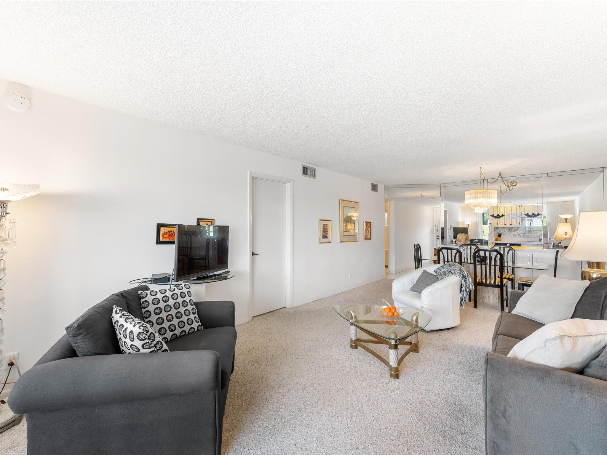 HOLLYBROOK GOLF & TENNIS - Residential