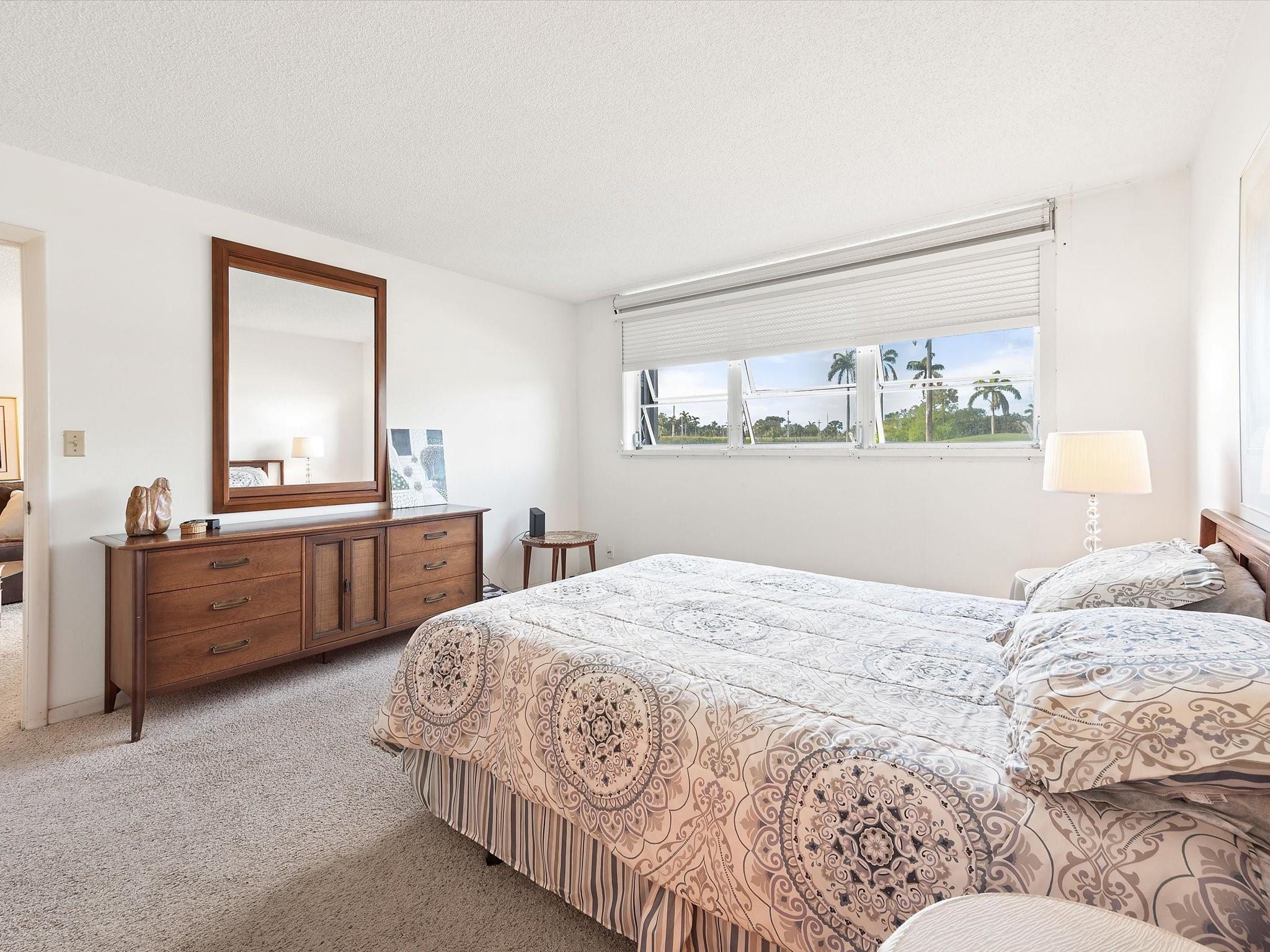 HOLLYBROOK GOLF & TENNIS - Residential