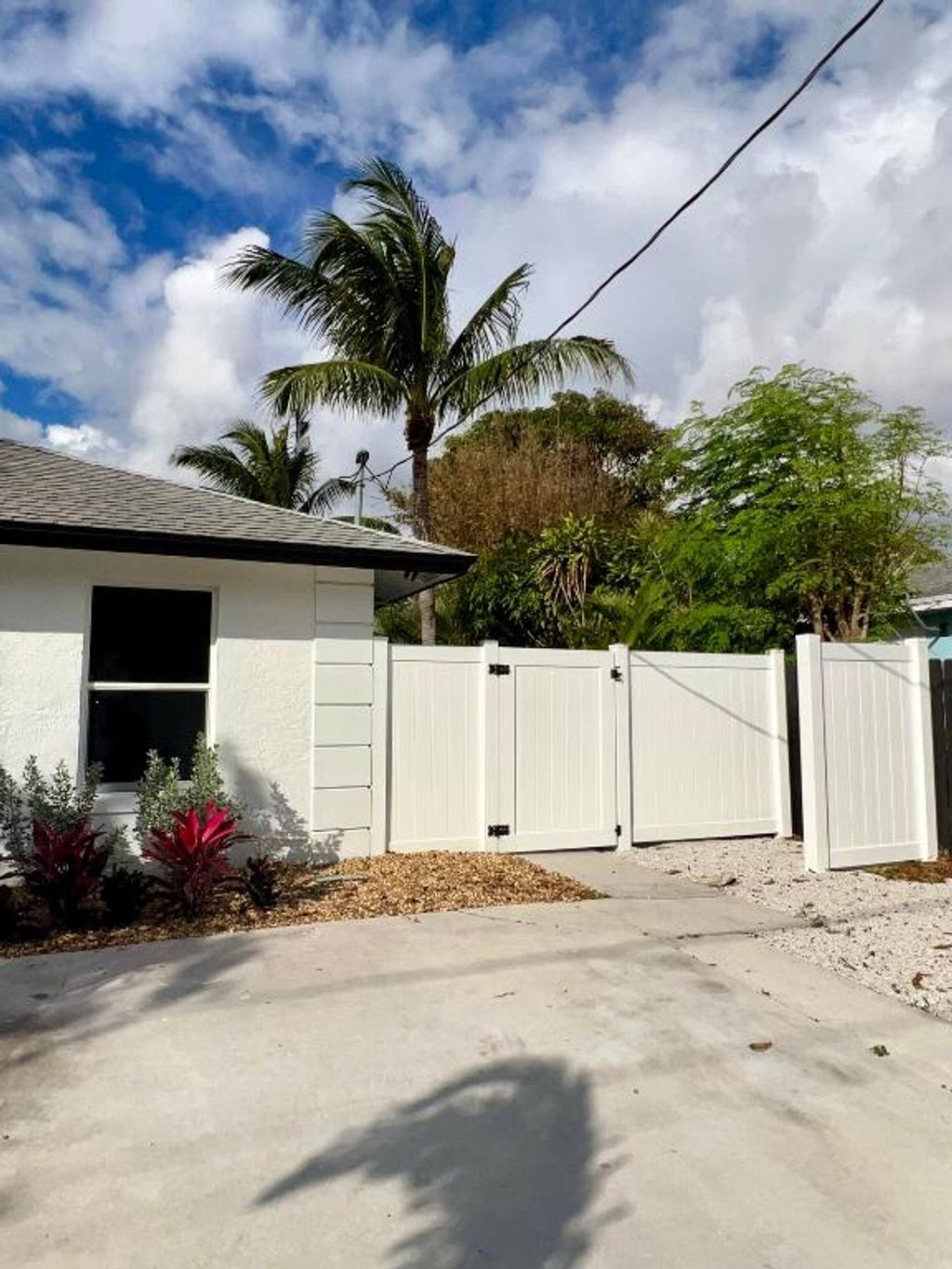 Photo of 138 SW 5th Avenue, Delray Beach, FL 33444 (MLS # R11092079)