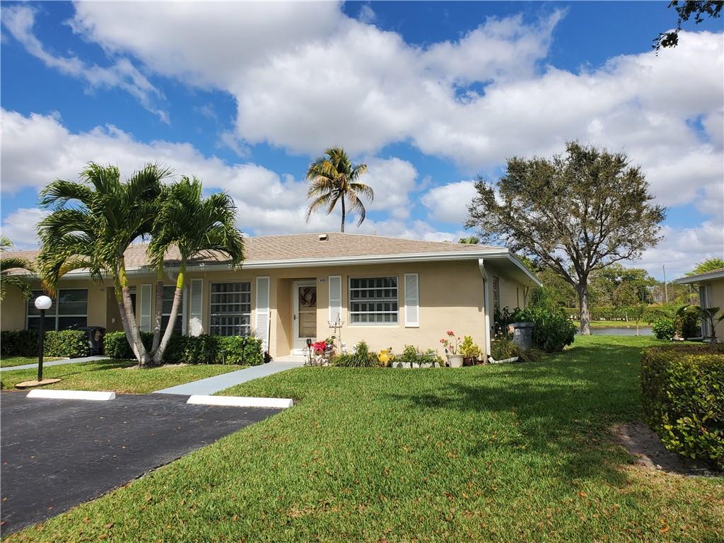 Boca Lakes condo - Residential