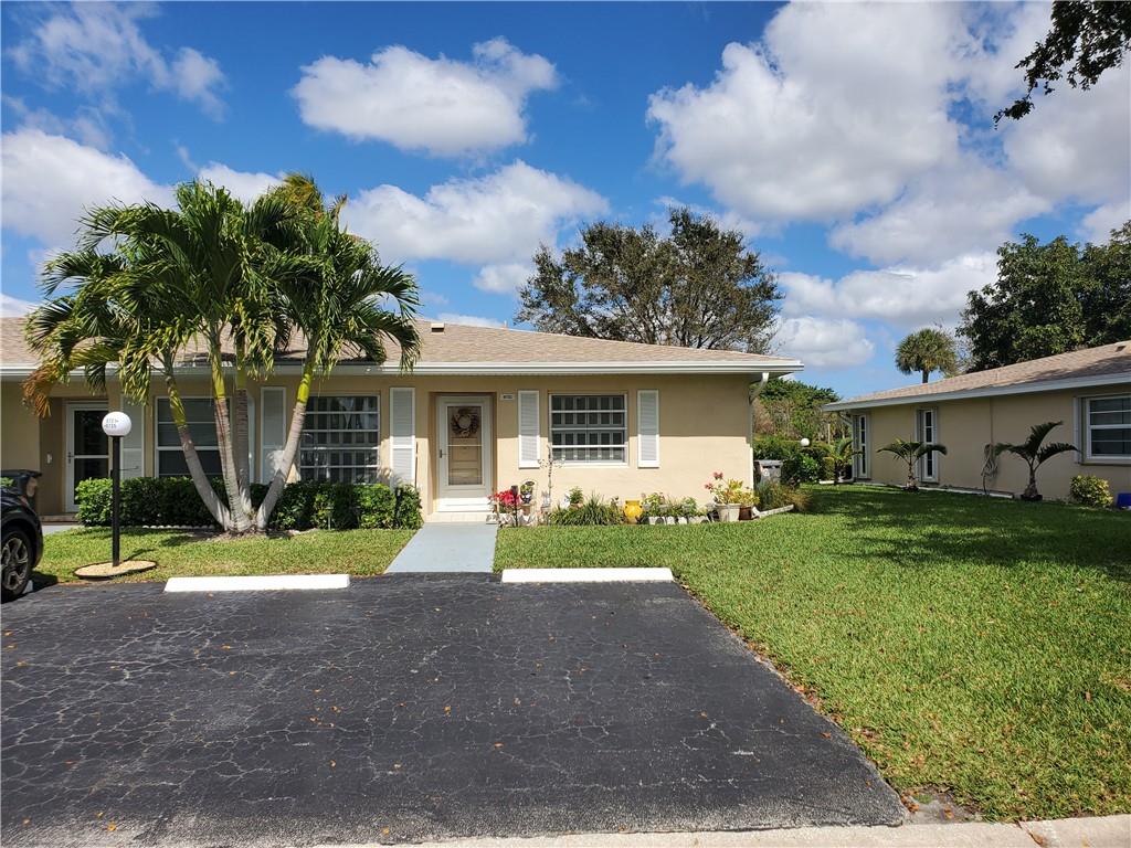 Boca Lakes condo - Residential