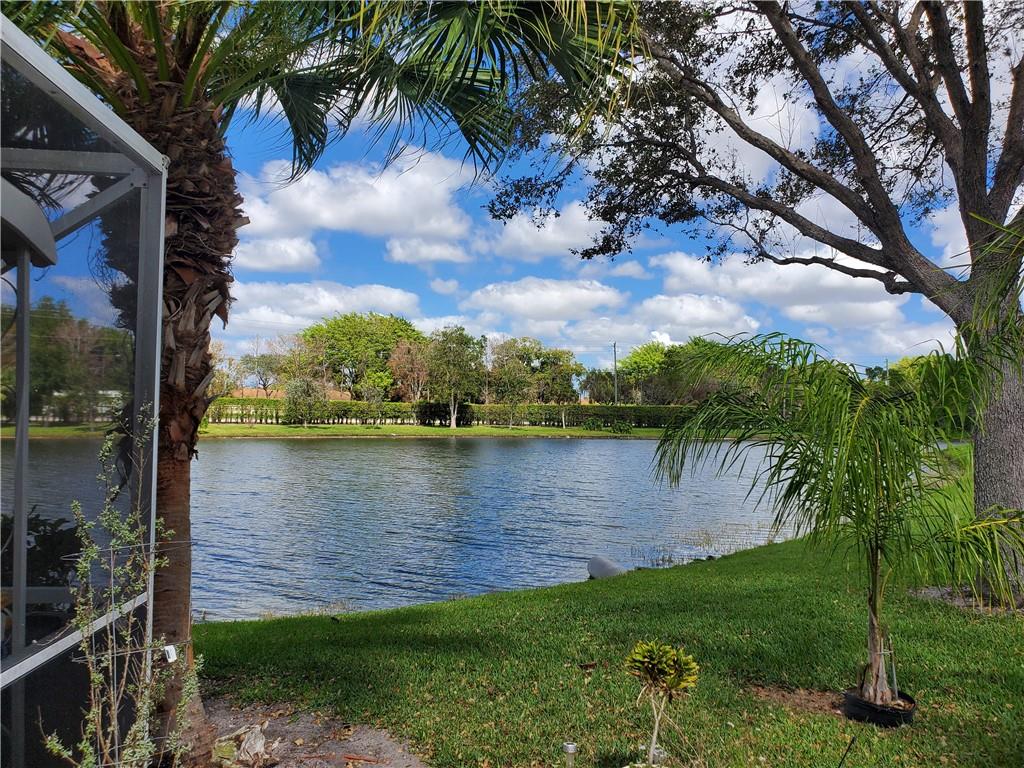 Boca Lakes condo - Residential