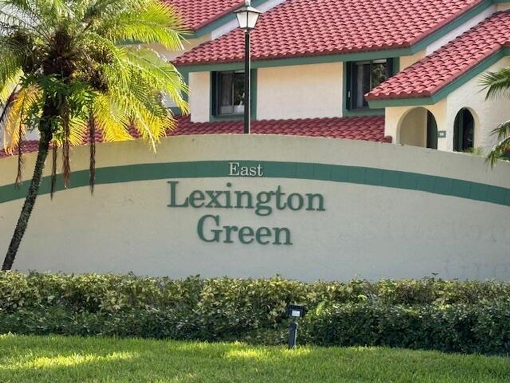 Photo of 4 E Lexington Lane E #F, Palm Beach Gardens, FL 33418 (MLS # R11022965)