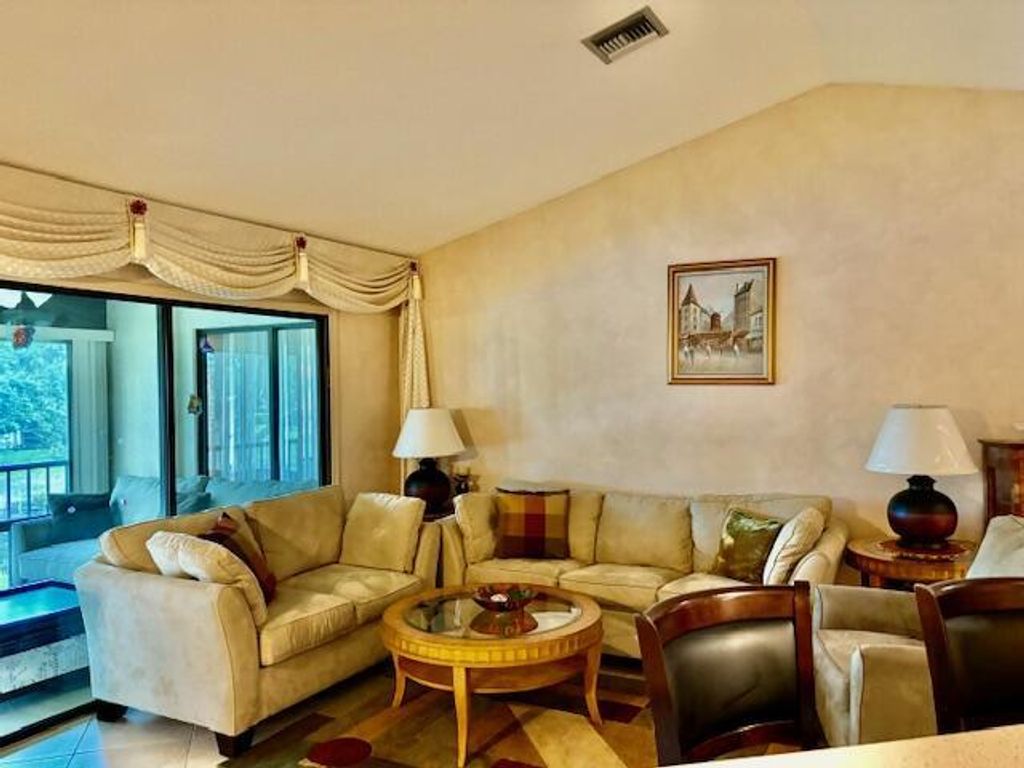 Photo of 4 E Lexington Lane E #F, Palm Beach Gardens, FL 33418 (MLS # R11022965)