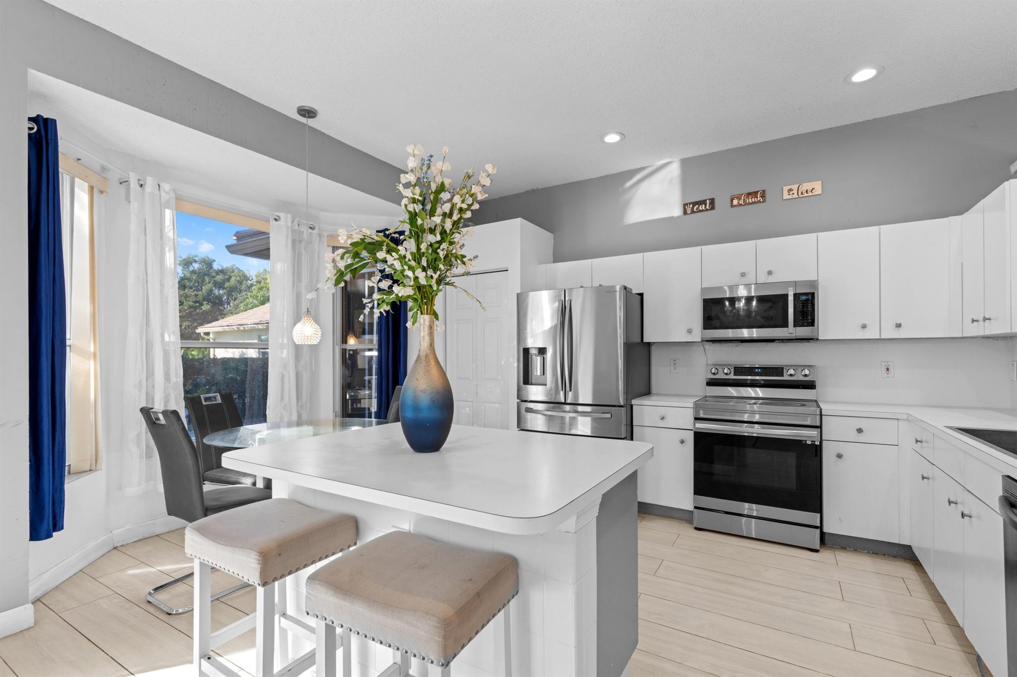 4198 Manor Forest Trail