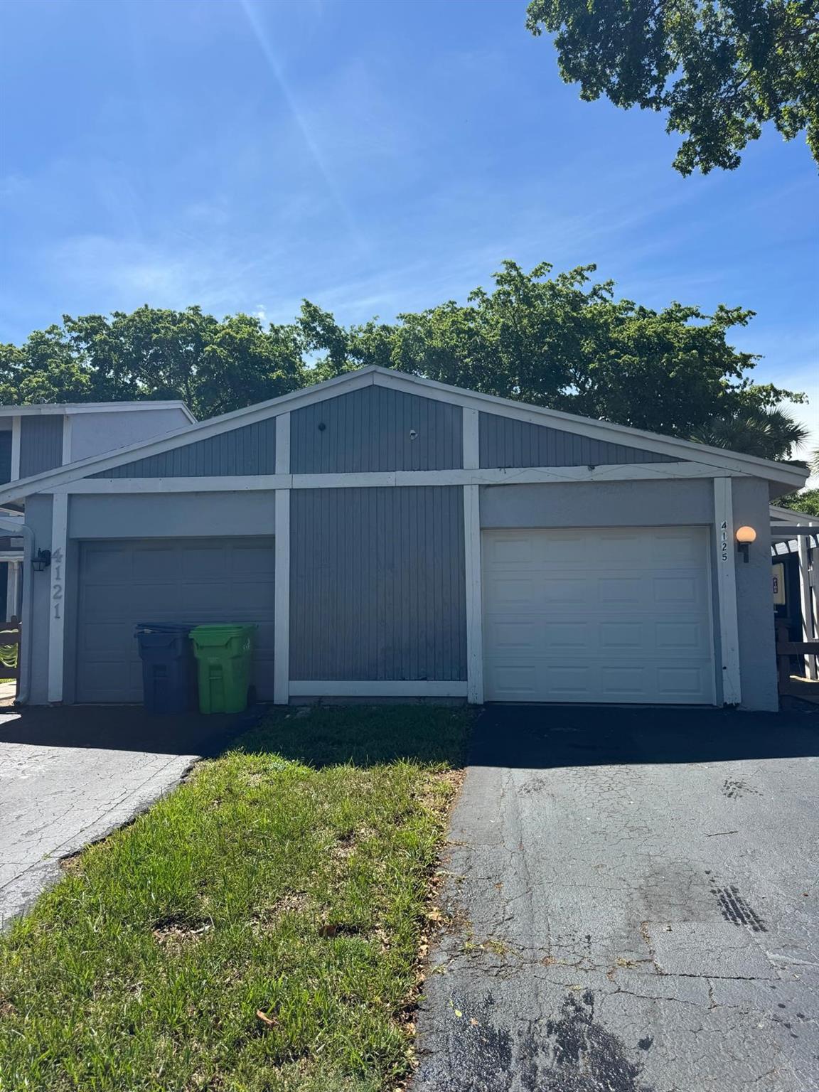 Spacious and well-maintained 3BD/2BA townhome in the heart of Sunrise—perfect for families or anyone seeking comfortable, open-living. This home features a bright and airy layout with split bedrooms for added privacy, generous closet space, updated kitchen and appliances, a private back patio, and a 1-car garage with additional driveway parking. Located in a quiet, friendly community and assigned parking. Prime location just minutes from schools, parks, shopping, dining, and major highways. Easy to show—please text or call listing agent for access.