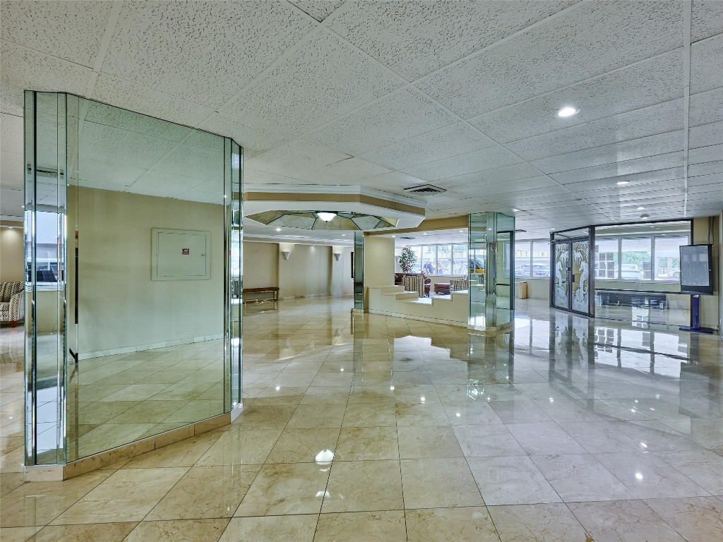 Sea Monarch - Residential