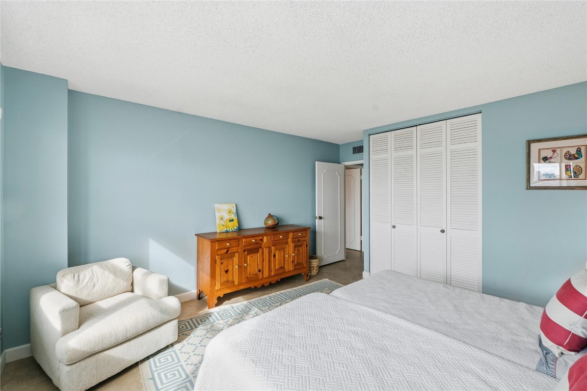 Sea Monarch - Residential