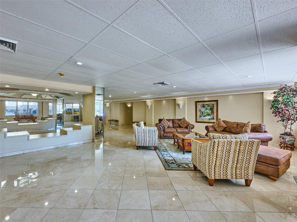 Sea Monarch - Residential