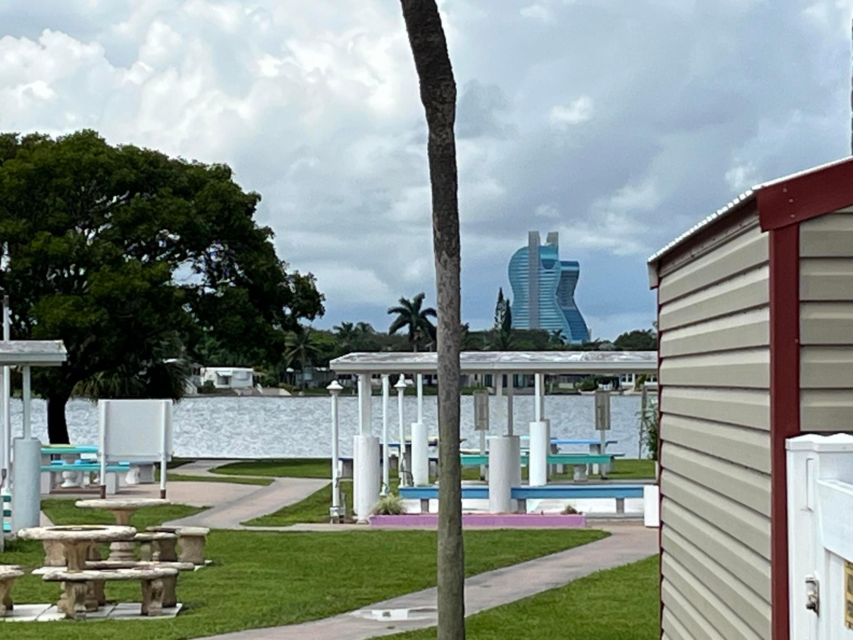 RAVENSWOOD ESTATES & MARINA - Residential