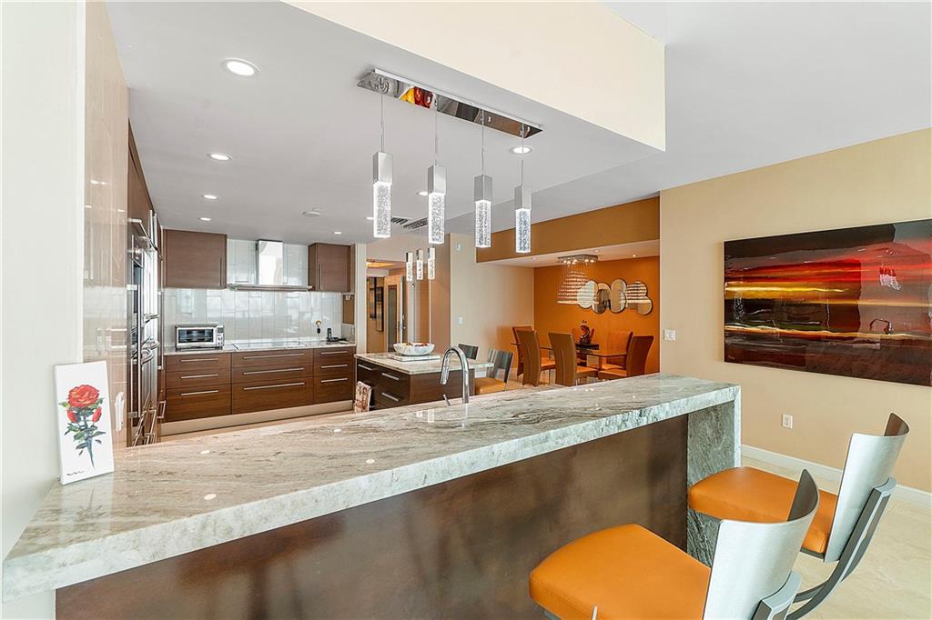Las Olas Beach Club - Residential