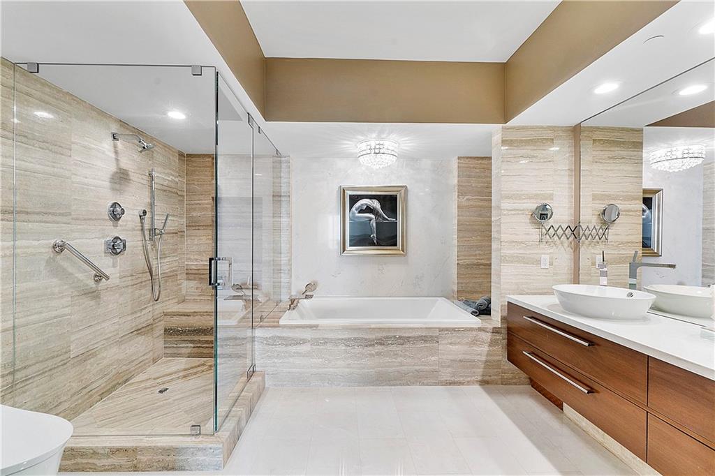 Las Olas Beach Club - Residential