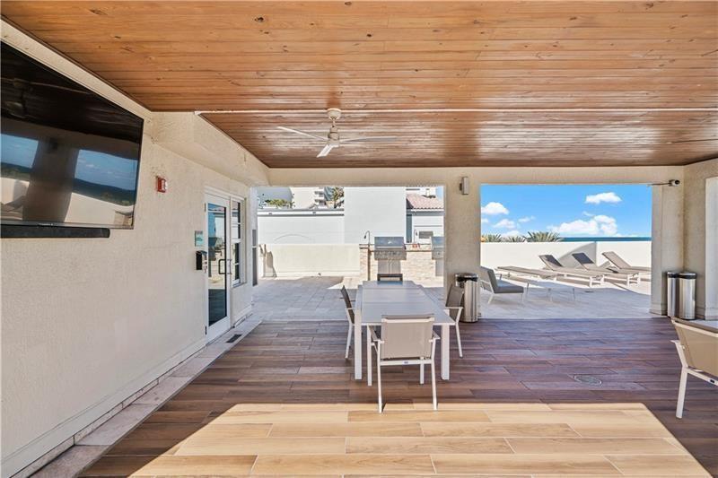 Las Olas Beach Club - Residential