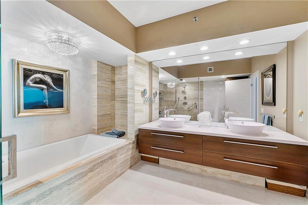 Las Olas Beach Club - Residential